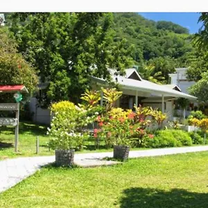 Beau Vallon Bungalows Pensión